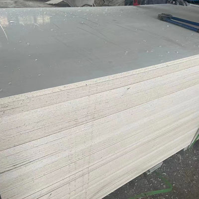 Produire des panneaux d'isolation en silicate de calcium de 50 mm d'épaisseur pour la conception d'appartements modernes