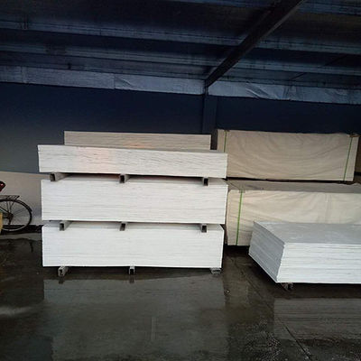 Planche d'isolation moderne pour appartements avec silicate de calcium résistant à l'humidité
