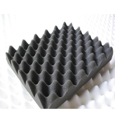 Panneaux en mousse acoustique en forme de pyramide de conception moderne pour l'isolation acoustique des immeubles de bureaux