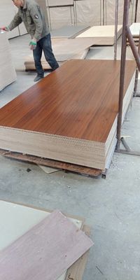 Support professionnel de la production en mélamine à l'épreuve de l'humidité dans un style de design moderne