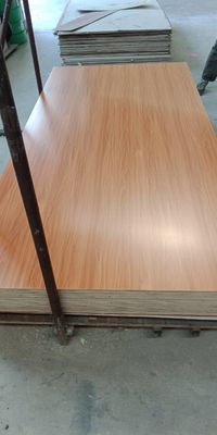Support professionnel de la production en mélamine à l'épreuve de l'humidité dans un style de design moderne