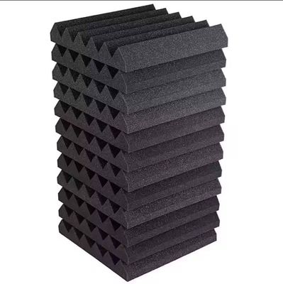 Matériau d'isolation supersonore du fabricant mousse PU de 14 à 60 kg/m3 en noir
