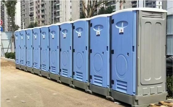 Toilettes portables extérieures Toilette de remorque pour chantier conjoint Salle de douche