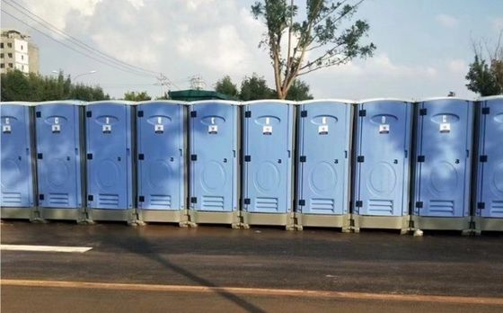 Toilettes portables extérieures Toilette de remorque pour chantier conjoint Salle de douche