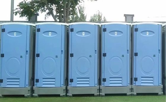 Toilettes portables extérieures Toilette de remorque pour chantier conjoint Salle de douche