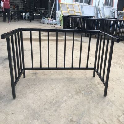 Barrière d'escalier en acier inoxydable de design moderne pour le montage murale dans le balcon d'appartement