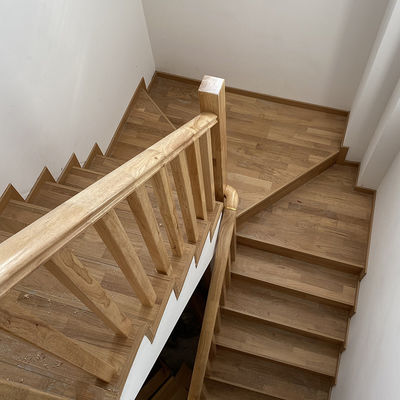 Bâtiment de bureaux Barrière en bois composite Wpc avec installation facile et taille personnalisée