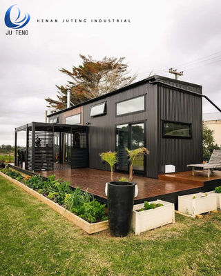 Maison préfabriquée en bois avec conteneur plat en acier