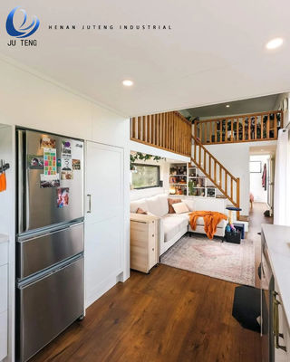 Maison préfabriquée en bois avec conteneur plat en acier