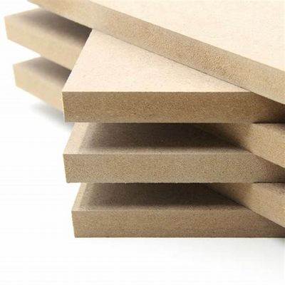E1 E2 Plaque de mélamine Mdf à faible densité résistante à l'humidité