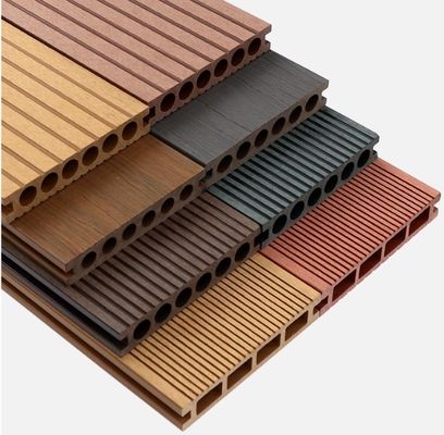 150*25 mm de revêtement de sol en WPC de première classe de plancher composite en bois dur pour terrasse extérieure