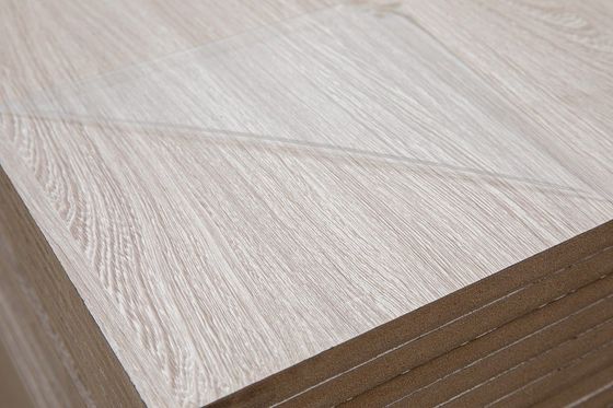 Moderne conception Mdf planche imperméable à l'eau pour la conception intérieure et les matériaux de construction