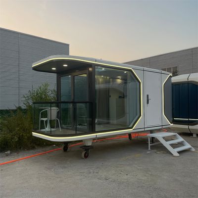 Maison de ferme Capsule spatiale La combinaison parfaite de moderne et traditionnel