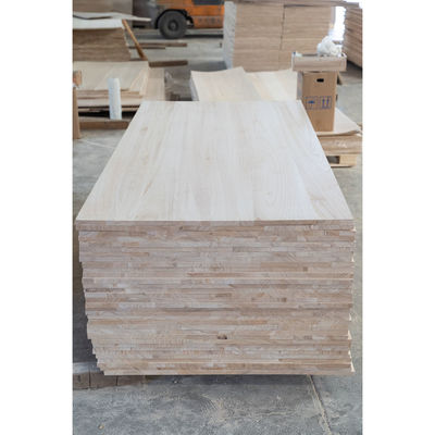 Panneaux en bois massif en paulownia à joints pour un design écologique intérieur
