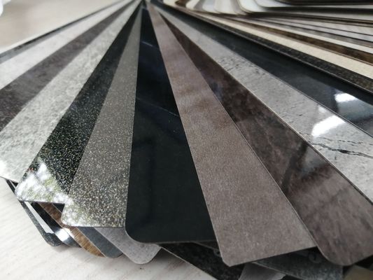 Les panneaux stratifiés en résine haute pression écologiques sont le choix idéal pour la décoration intérieure