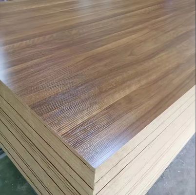 Plywood laminé en mélamine 3mm-21mm pour la décoration d'hôtel