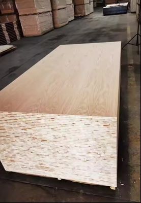 Plywood laminé en mélamine 3mm-21mm pour la décoration d'hôtel