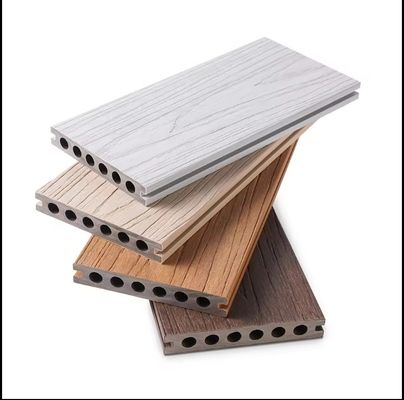 Plancher de terrasse en plastique en bois lisse extérieur pour piscine de différentes tailles