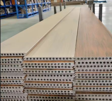 Plancher de terrasse en plastique en bois lisse extérieur pour piscine de différentes tailles