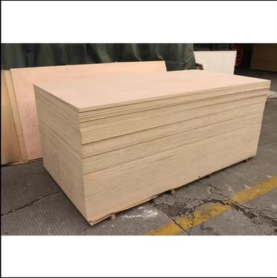 E1 intérieur Formaldéhyde 18 mm Panneaux étanches bois dur commercial Okoume feuille marine 4x8